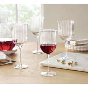 The Pioneer Woman Colette 15-Ounce Scalloped Red Wine Glasses, Clear, Set of 4